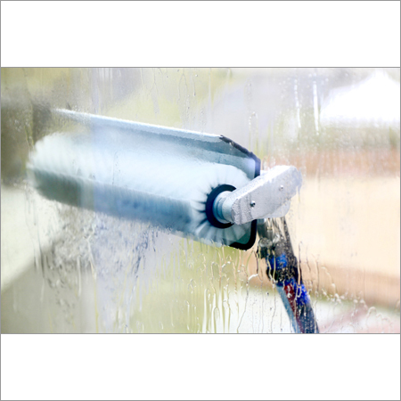 Glass Cleaning With Rotating Brushes