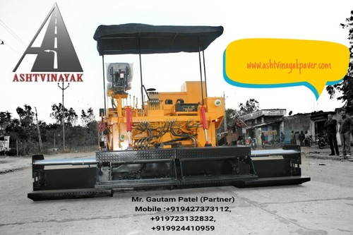 Asphalt paving machine