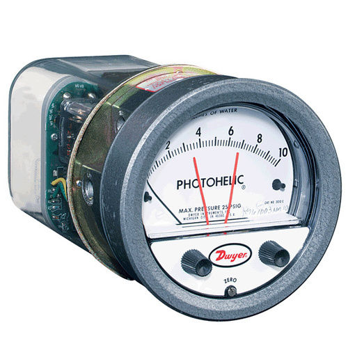 Dwyer 3000MRS Photohelic Switch/Gauge 0 to 125 Pa