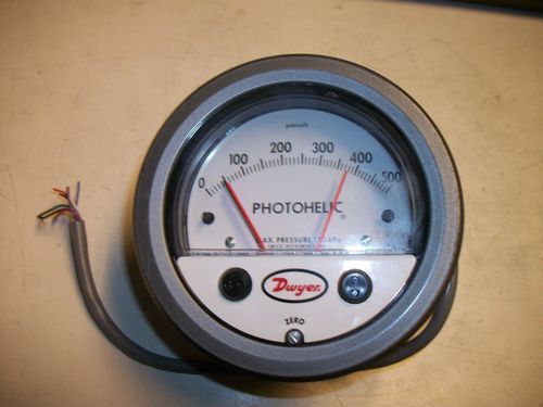 Dwyer 3000MRS Photohelic Switch/Gauge 0 to 500 Pa