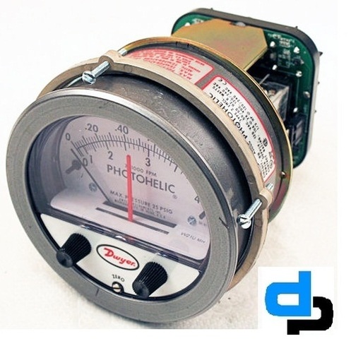 Dwyer 3000MRS Photohelic Switch/Gauge 0 to 125 Pa