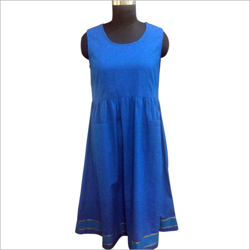 Ladies Sleeveless Plain Kurti