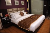 Hotel Bed Runners & Cushion Covers