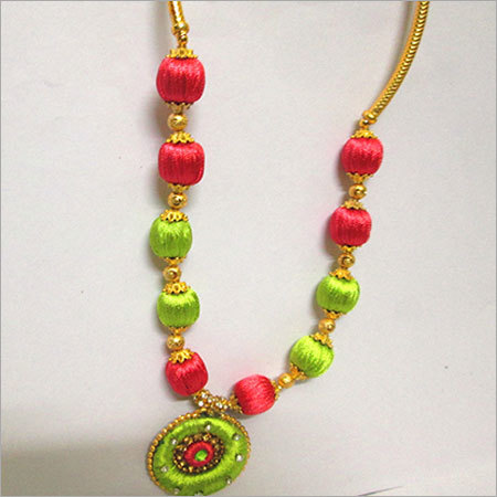 Ladies Thread Chain