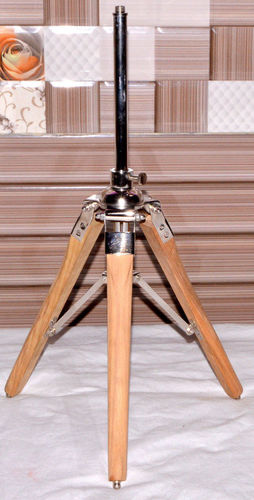 TABLE TRIPOD LAMP