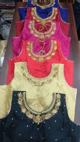 BROCKET BLOUSE