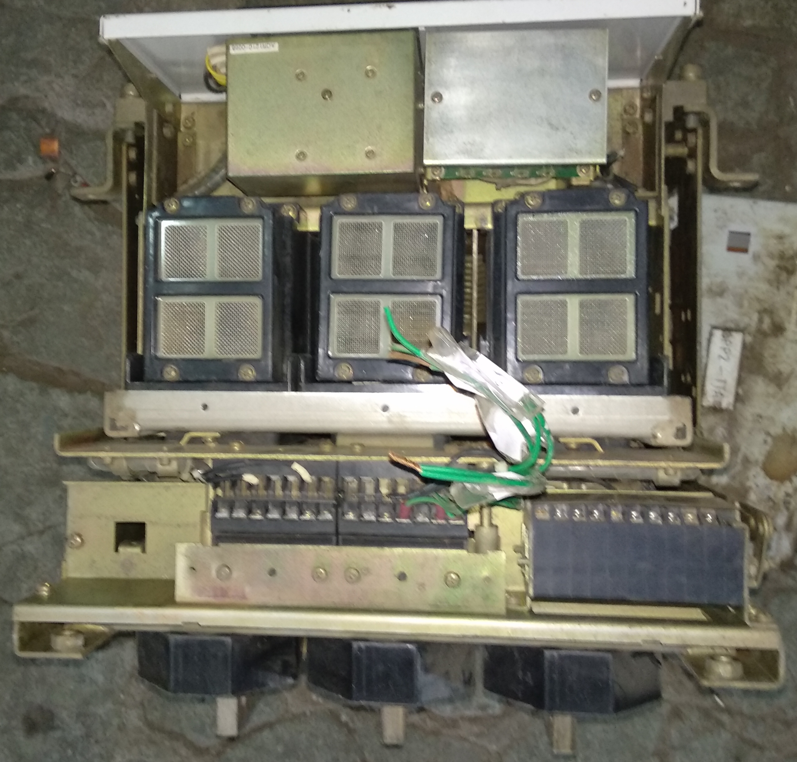 Hyundai Air Circuit Breaker - Supplier,Distributor,Exporter,Gujarat,India