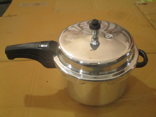 P TYPE 5LIT - Stainless Steel, 5 Liter | Galvanized Finish, Bakelite Handle, Pressure Cooker for Efficient Cooking