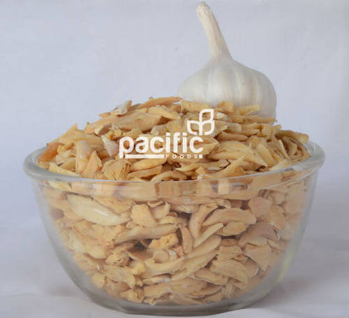 Dehydrated Garlic Flakes Dehydrated Garlic Flakes