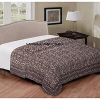 Quilted Bedspread Length: 90 Inch (in)