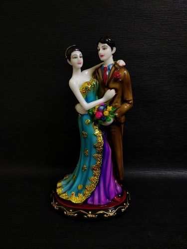 Decorative Couple Statue