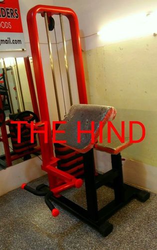 PREACHER CURL MACHINE