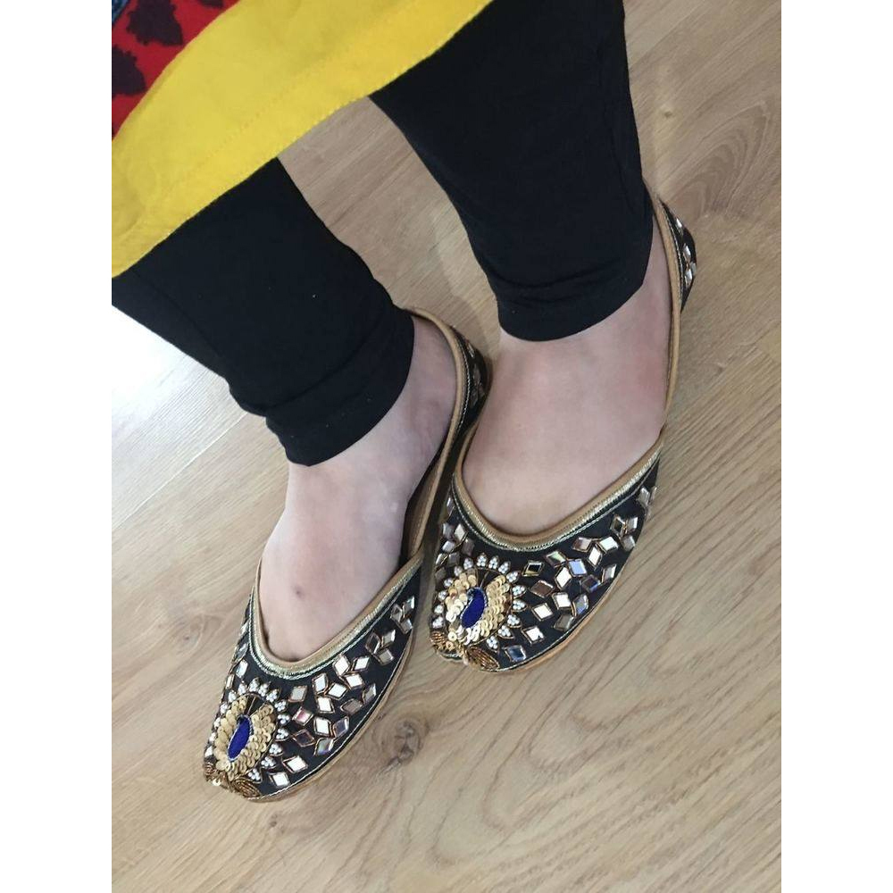 Black Beautiful Handmade Jutti