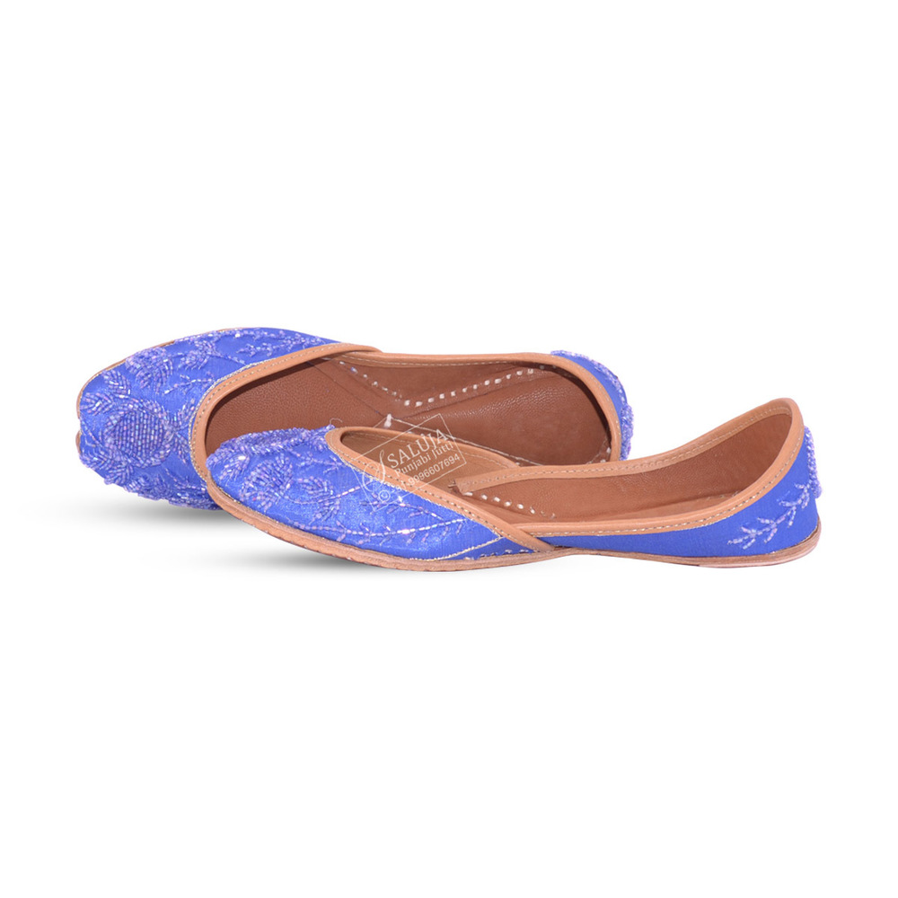 Party Wear Punjabi Jutti Peach Color With Golden Work For Ladies Heel Size: Flat