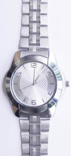 Alloy Case Watch With Steel Chain