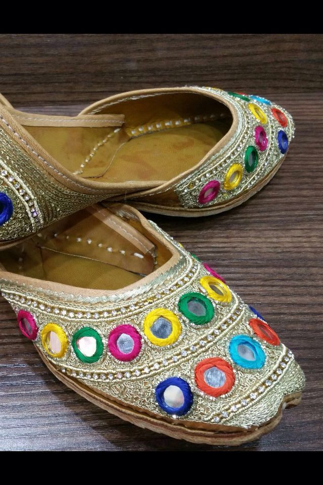 Multi Wedding Jutti Heel Size: Flat
