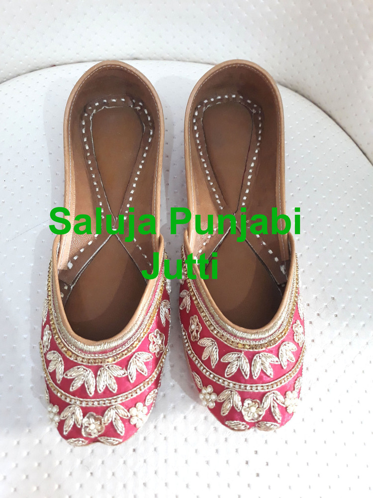 Red Punjabi Jutti Heel Size: Flat