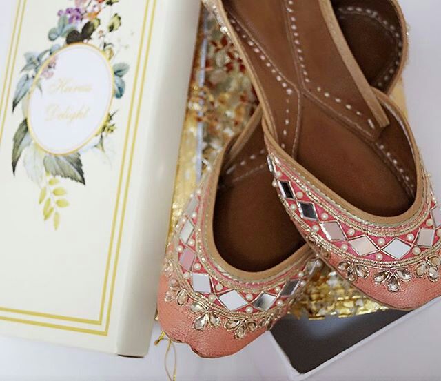 Peach Exclusive Punjabi Jutti