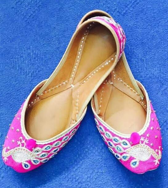 Pink Punjabi Jutti Supplier
