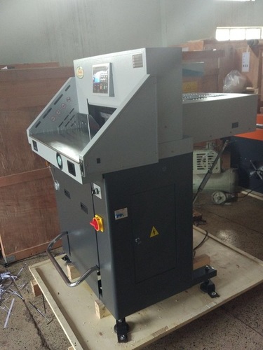 Hydraulic Paper Cutting machine H670P