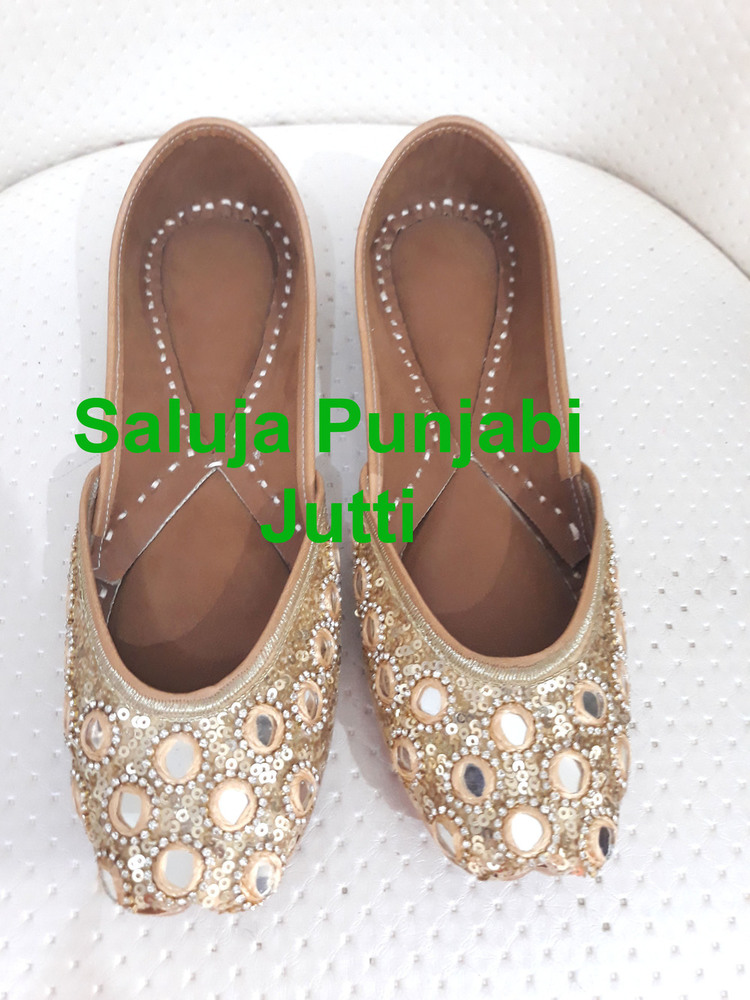 Golden Beautiful Handmade Jutti