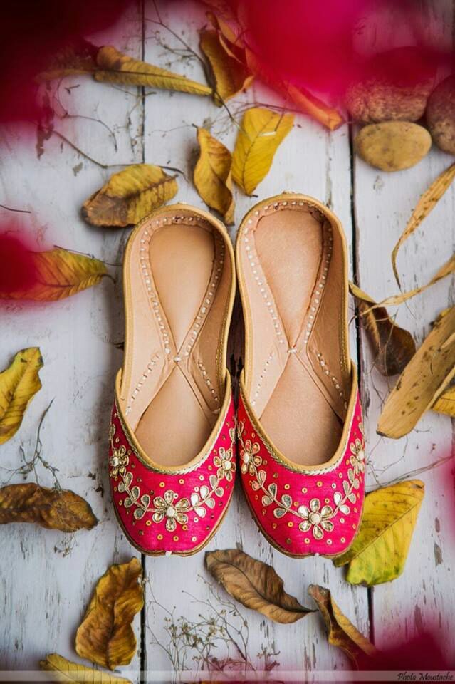 Majenta Punjabi Jutti Supplier