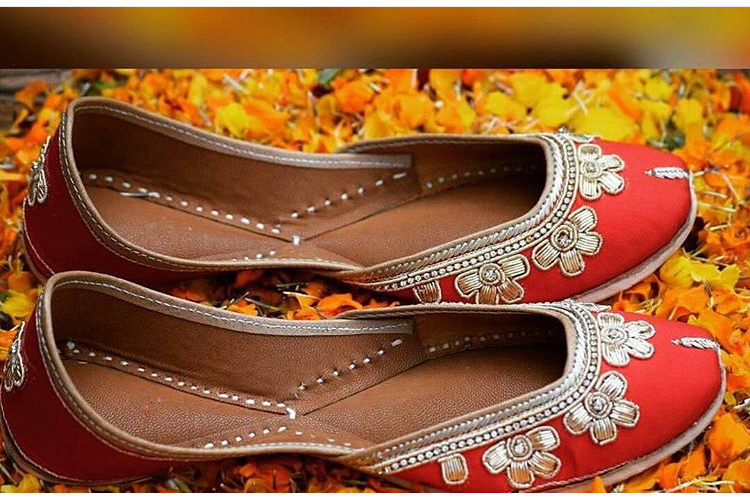 Red Buy Latest Jutti For Womena  S