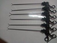 Laparoscopic Scissor - Stainless Steel, 12cm | V-shaped Blade, Precise Cuts, Lightweight, Corrosion Resistant