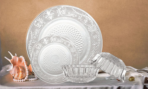 Dinnerware Size: 14-18 Inch