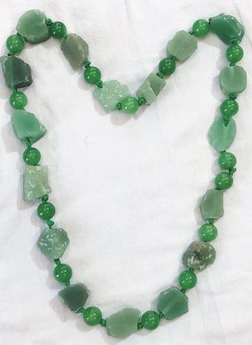 ग्रीन एवेन्ट्यूरिन रॉ जेमस्टोन नेकलेस