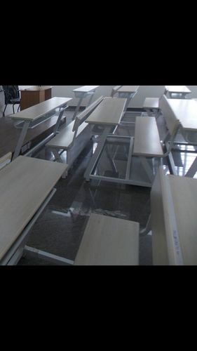 स्कूल फर्नीचर