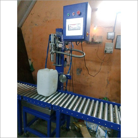 Weighmetric Oil Filling Machine