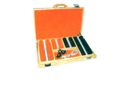 Illuminated trial case with wooden box