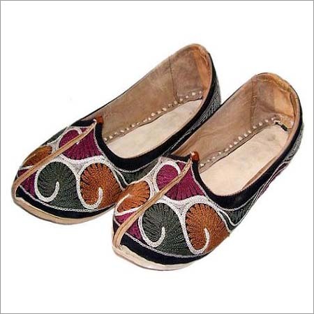 Mens Kasheeda Mojari - Leather Various Sizes Black | Handcrafted Embroidery Comfortable Fit Lightweight Sole