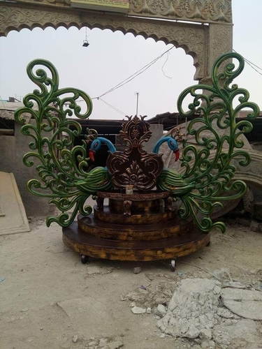 Pecock Doli