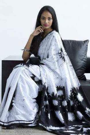 Black And White Mulmul Pure Cotton Batik Saree