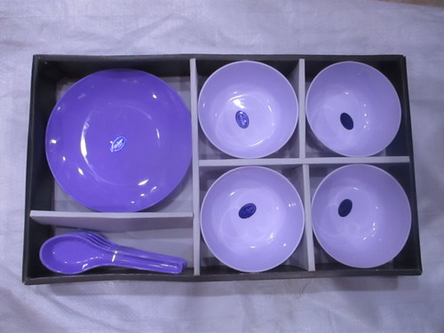SOUP SET 12 PC,4 VEG BOWLS,4 SAUCERS,4 SPOON