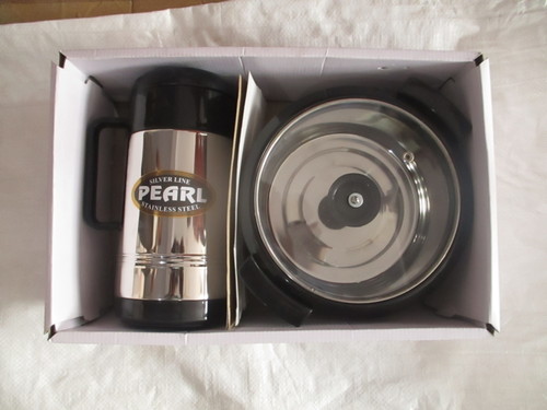 VINTAGE SET STAINLESS STEEL 1CASSEROLE,1 FLASK