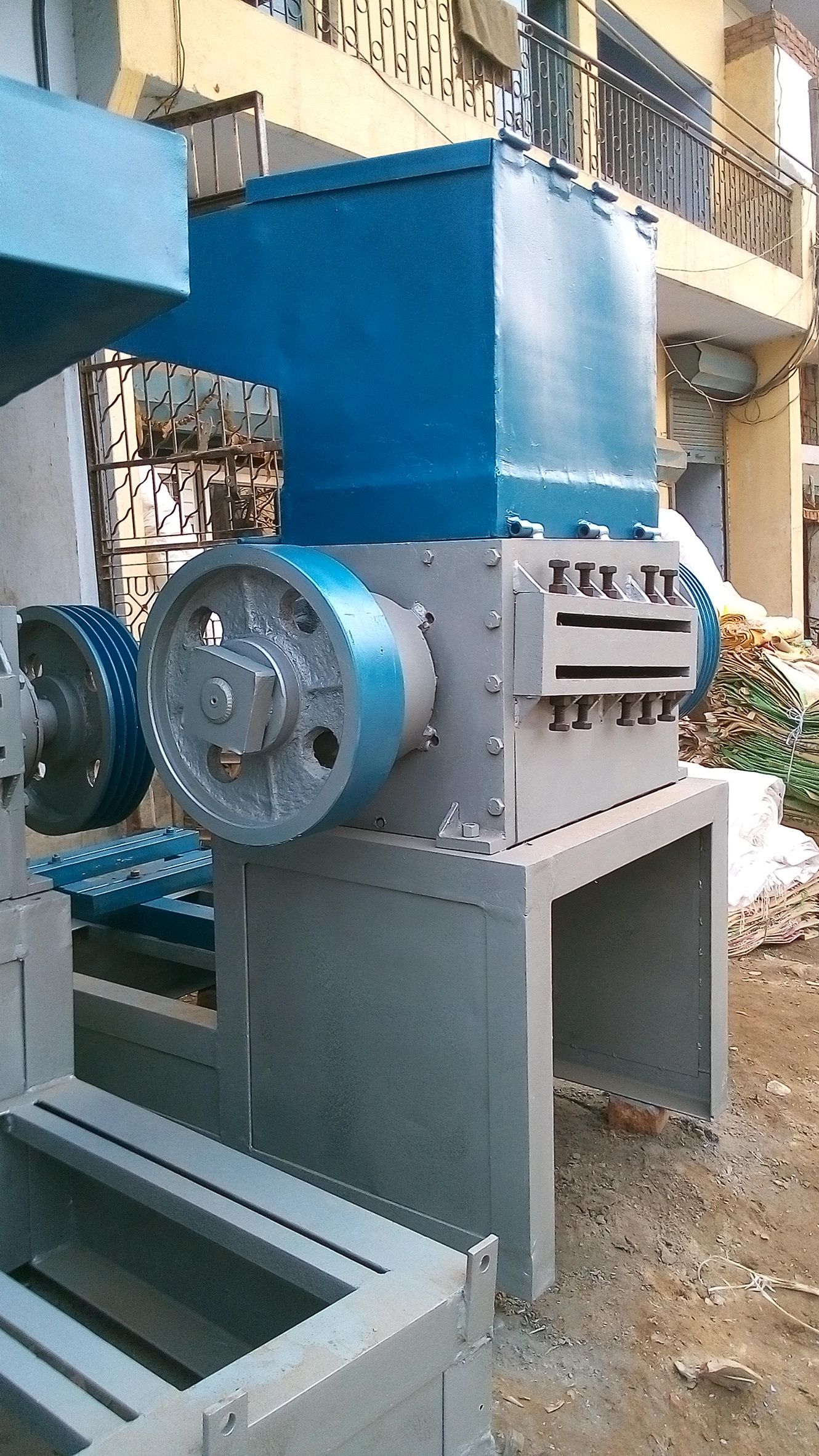 Plastic Scrap Grinder Machine