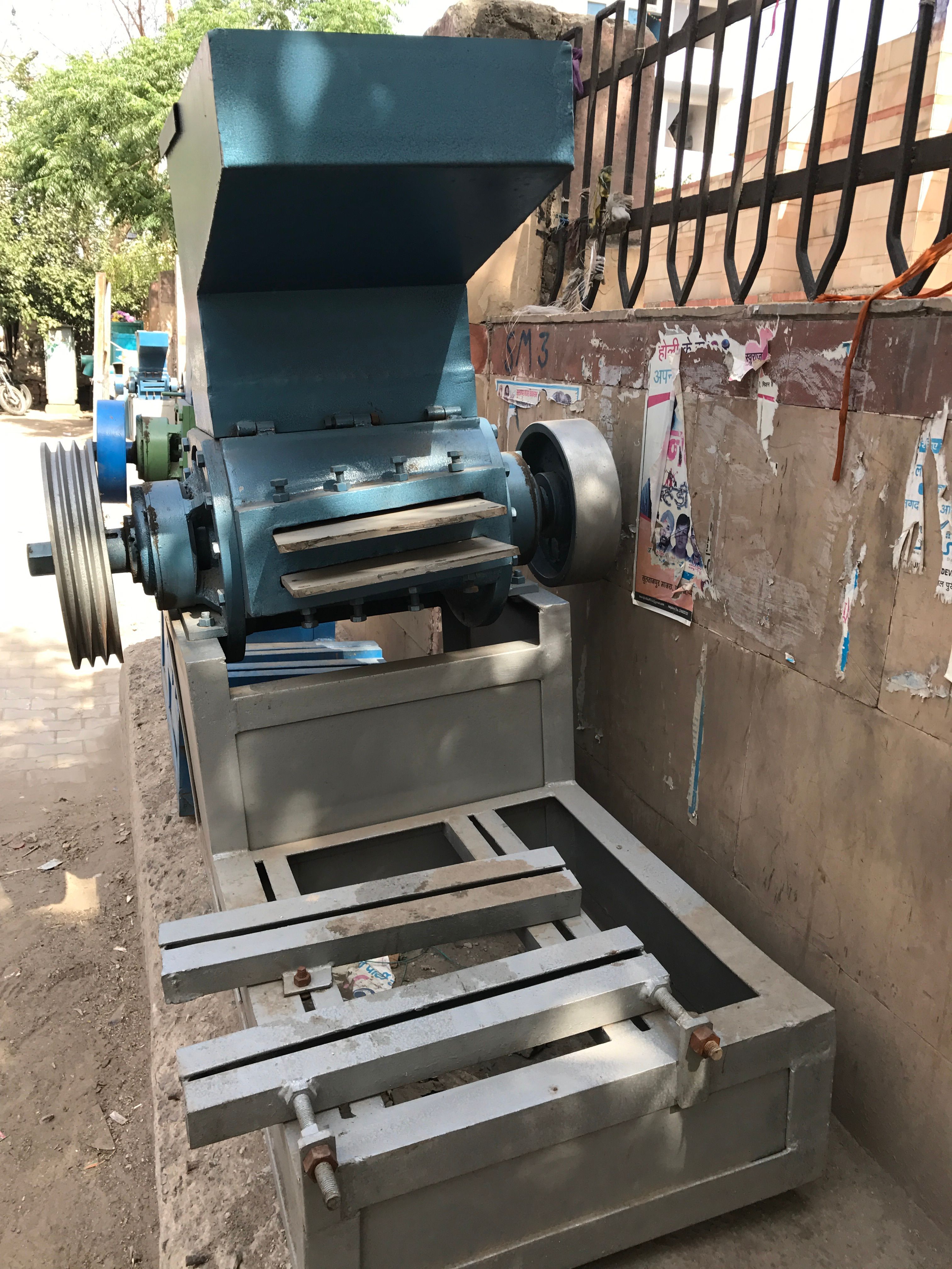 Plastic Scrap Grinder Machine