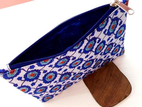 pouch pouch