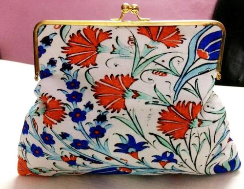Flowers print clutch pouch Flowers print clutch pouch