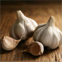 Fresh Garlic - 20mm To 50mm Sizes | Moisture Rich, Raw, Dried, Medicinal Benefits, Enhances Taste And Aroma