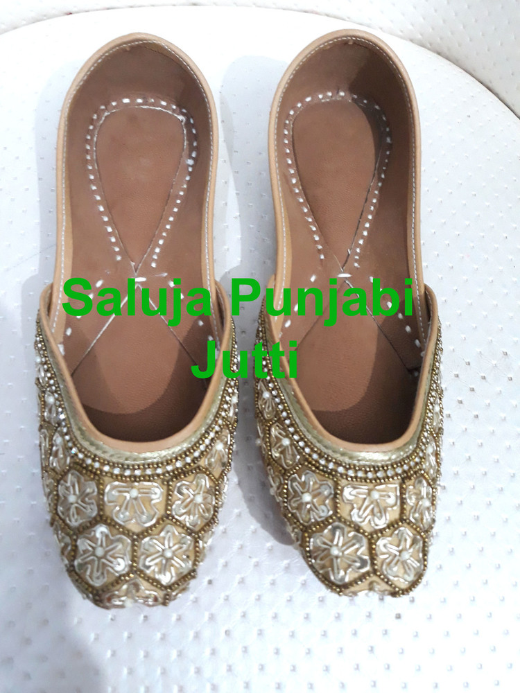 Golden Punjabi Jutti Heel Size: Flat