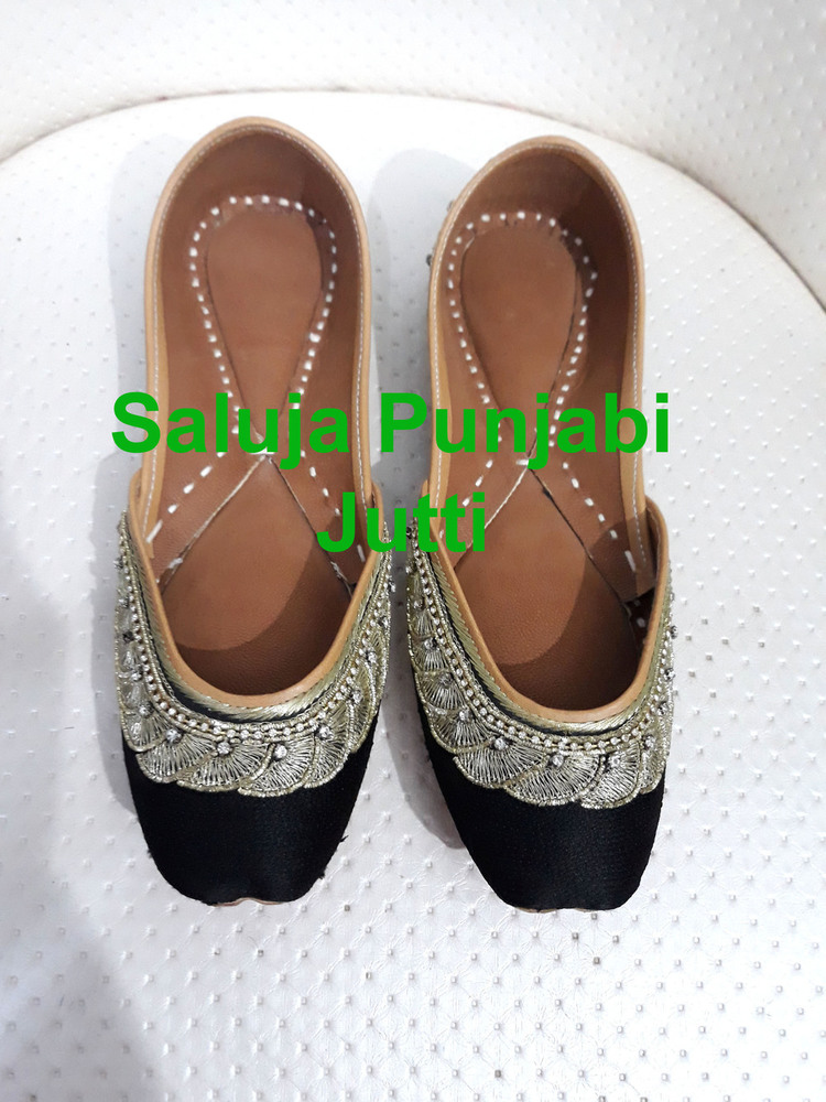 Black Jutti Online Heel Size: Flat