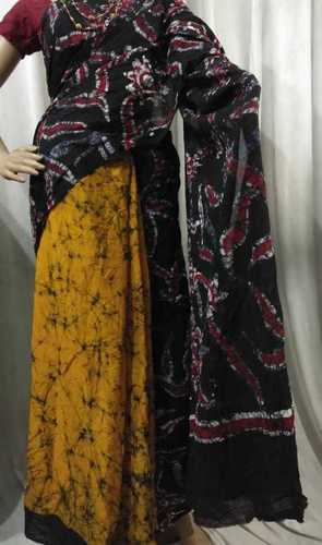 Yellow And Black Pure Cotton Mulmul Batik Saree