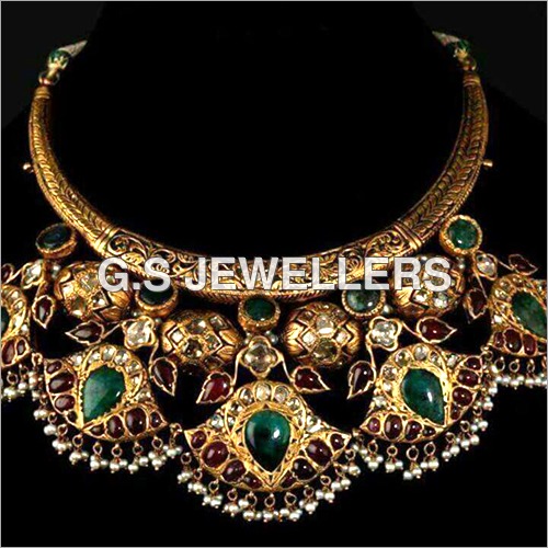 Gold Neck Set