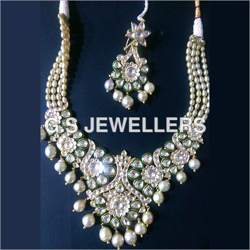 Necklace Set With Mang Tika
