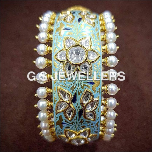 Ladies Gold Bangle