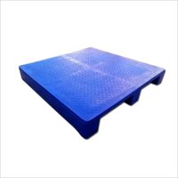 Roto Molded Two Way Chequered Top Plastic Pallet
